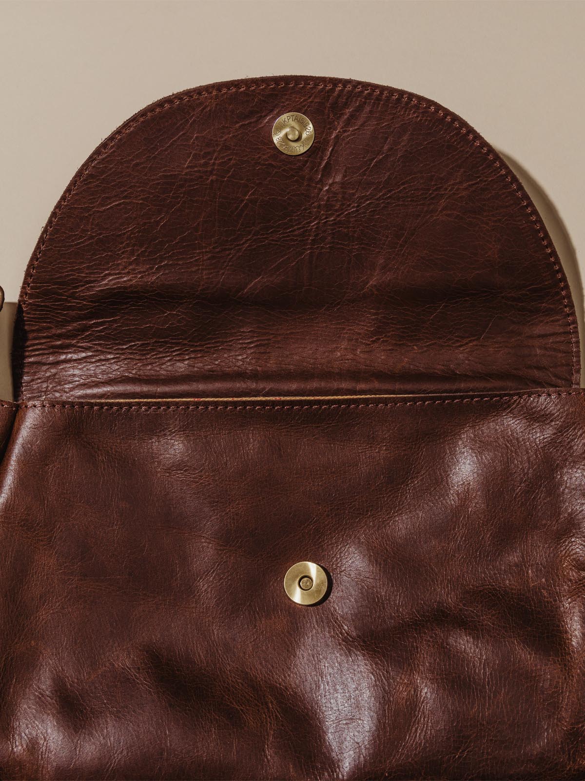 Close up image of purse clasp.