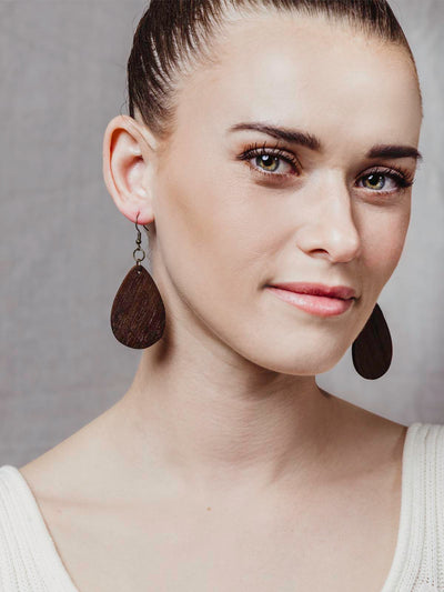 Model dark brown wooden tear drop earrings