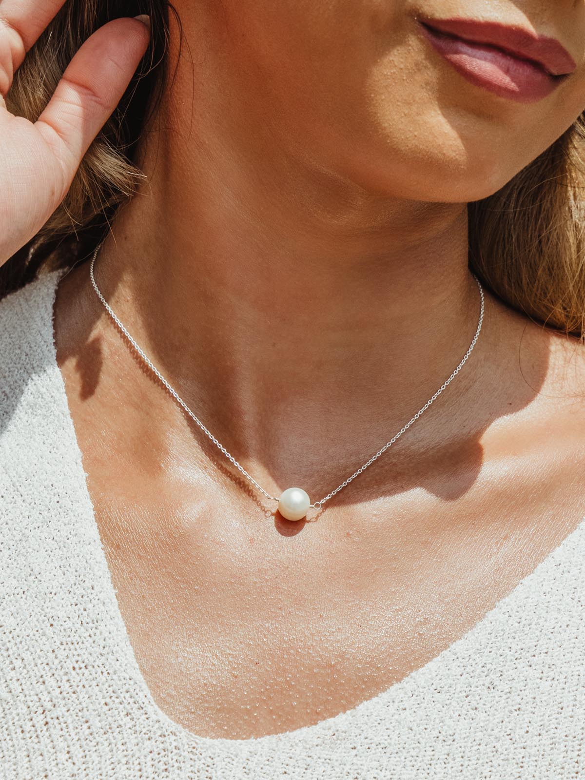 Solitaire Pearl Necklace