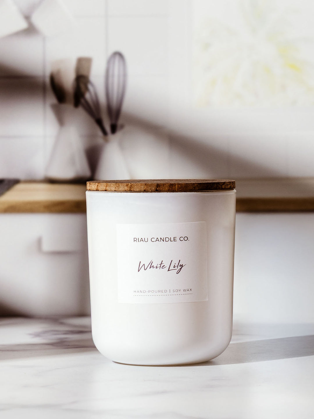 white lily candles Riau Hand-Poured Large Soy Candles